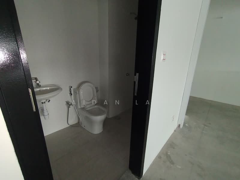 Shop / Office for Sale in Kota Damansara (Selangor) - Aidan Lay - Bathroom - PropertyGuru.com.my