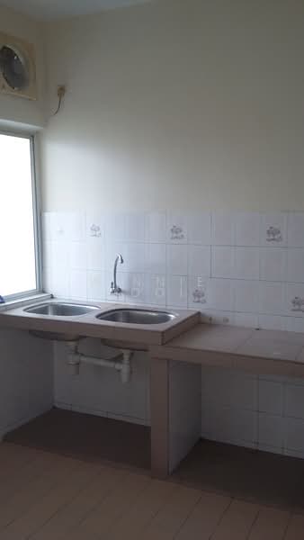 Condominium for Sale at Sri Suajaya Condominium - Winnie Looi - Kitchen - PropertyGuru.com.my