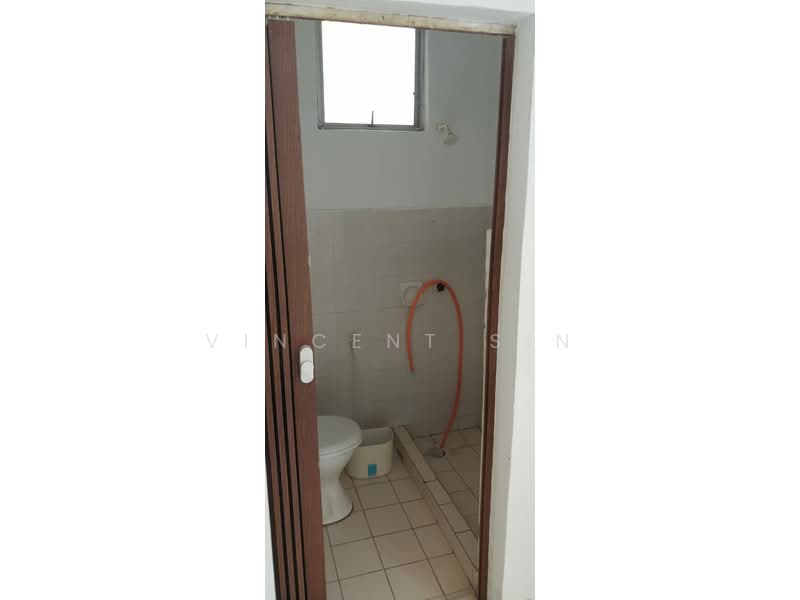Apartment for Rent at Pangsapuri Lagoon Perdana - Vincent Sin - Bathroom - PropertyGuru.com.my