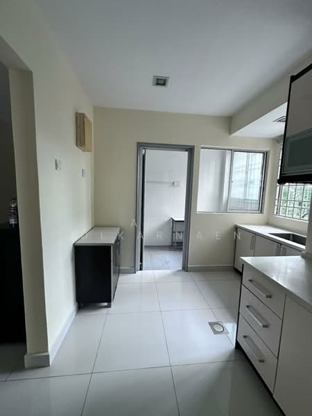 Condominium for Sale at Paradesa Tropica - Adi Zulkarnaen - Kitchen - PropertyGuru.com.my