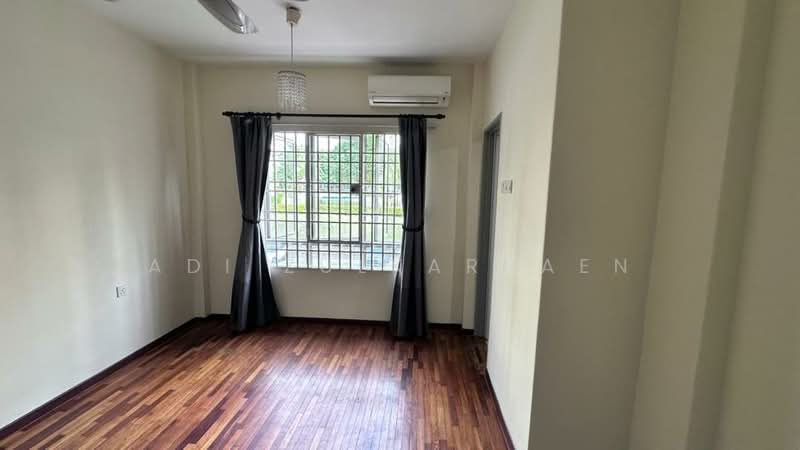 Condominium for Sale at Paradesa Tropica - Adi Zulkarnaen - Living Room - PropertyGuru.com.my