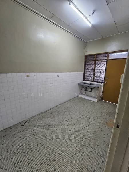 Johor Bahru untuk Untuk Dijual - RM 758,000, Mac 2026 - Kitchen - PropertyGuru.com.my