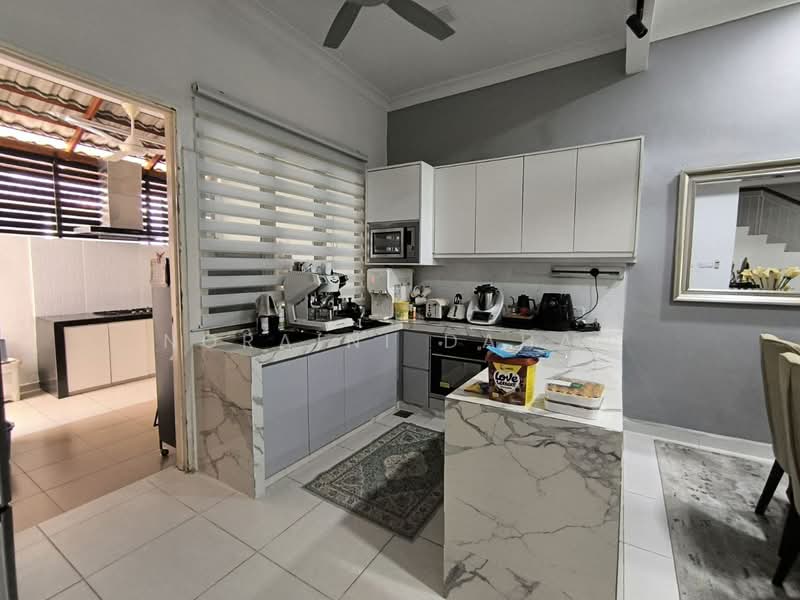 Taman Kantan Permata untuk Untuk Dijual - RM 770,000, Apr 2026 - Kitchen - PropertyGuru.com.my