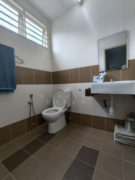 Taman Kantan Permata untuk Untuk Dijual - RM 770,000, Apr 2026 - Bathroom - PropertyGuru.com.my