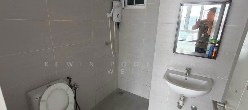 Service Residence for Sale at Court 28 - Kewin Poon Kah Wei - Bathroom - PropertyGuru.com.my