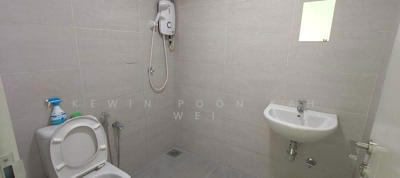 Service Residence for Sale at Court 28 - Kewin Poon Kah Wei - Bathroom - PropertyGuru.com.my