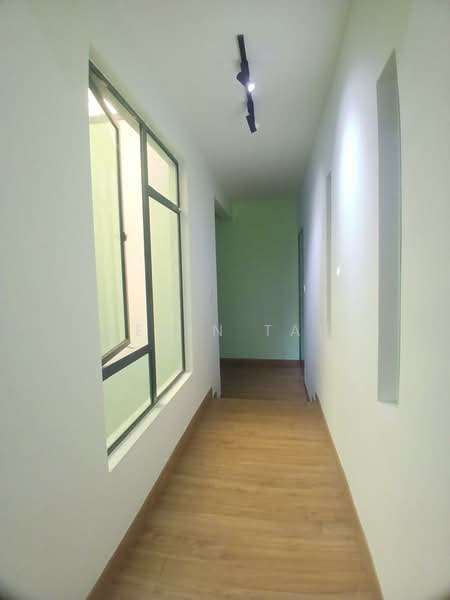 2.5-storey Terraced House for Sale in Lakeside Residences (Puchong) - Kevin Tan - Corridor - PropertyGuru.com.my