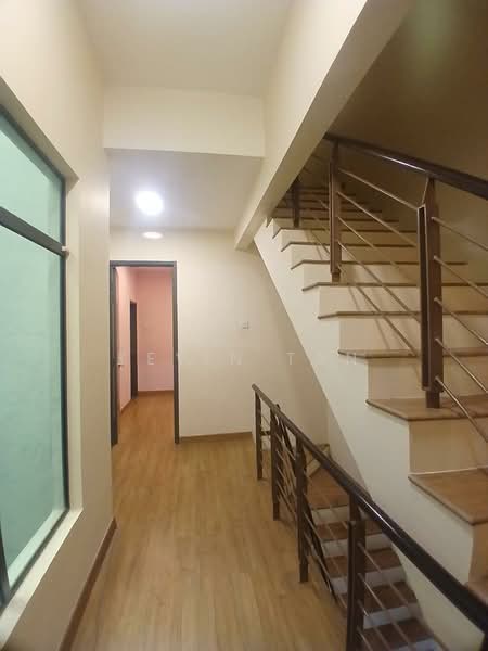 2.5-storey Terraced House for Sale in Lakeside Residences (Puchong) - Kevin Tan - Corridor - PropertyGuru.com.my