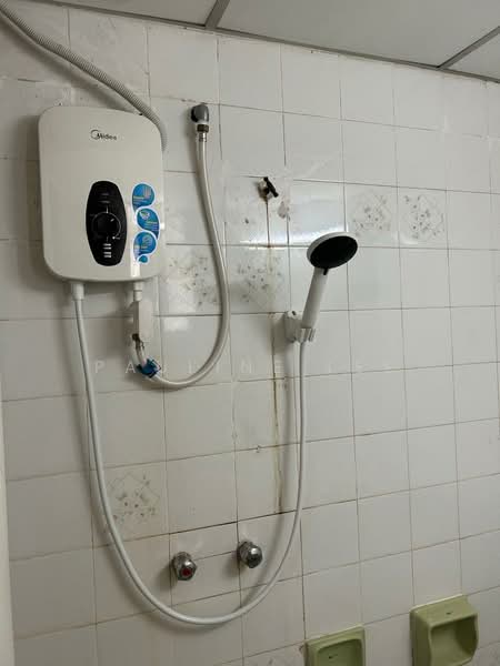 Condominium for Sale at Palm Court Condominium - Pauline Lee - Bathroom - PropertyGuru.com.my