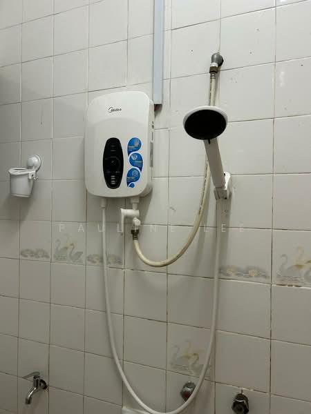 Condominium for Sale at Palm Court Condominium - Pauline Lee - Bathroom - PropertyGuru.com.my