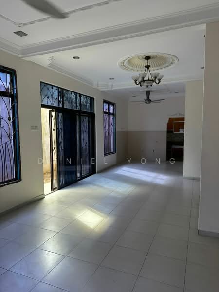 Cluster House for Sale in Taman Scientex Pasir Gudang (Pasir Gudang) - Daniel Yong - Living Room - PropertyGuru.com.my