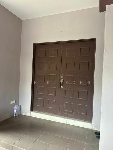 Cluster House for Sale in Taman Scientex Pasir Gudang (Pasir Gudang) - Daniel Yong - Entrance - PropertyGuru.com.my