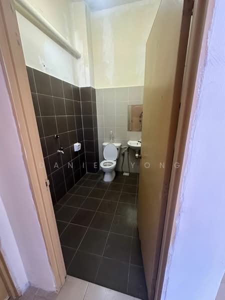 Cluster House for Sale in Taman Scientex Pasir Gudang (Pasir Gudang) - Daniel Yong - Bathroom - PropertyGuru.com.my