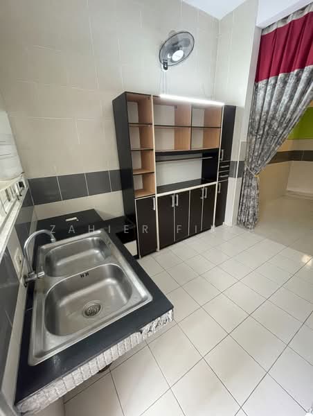 2-storey Terraced House for Sale in Bandar Bukit Raja (Klang) - Zahier Firza - Kitchen - PropertyGuru.com.my