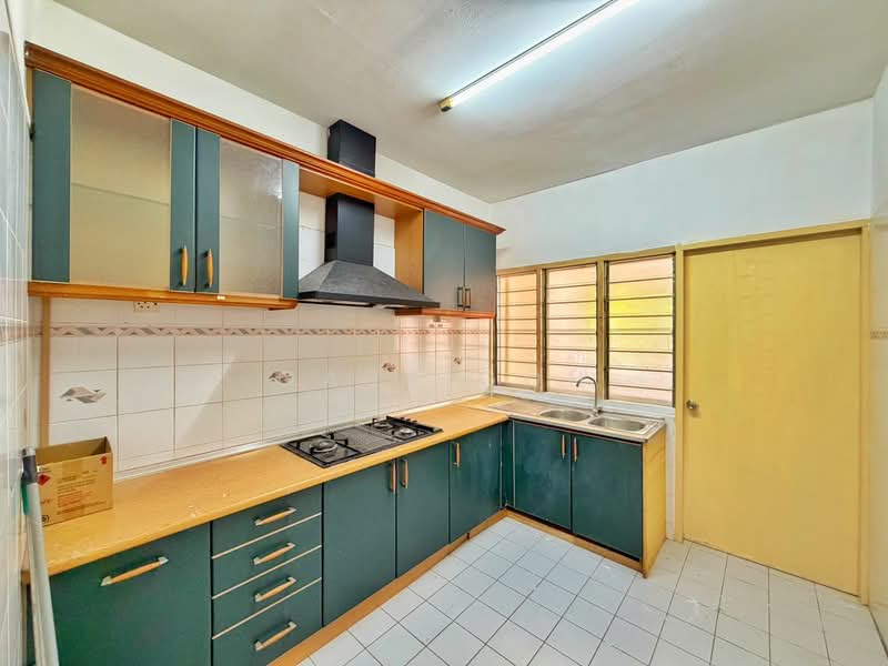 Condominium for Sale at Springfield Condominium - Gary Goh - Kitchen - PropertyGuru.com.my