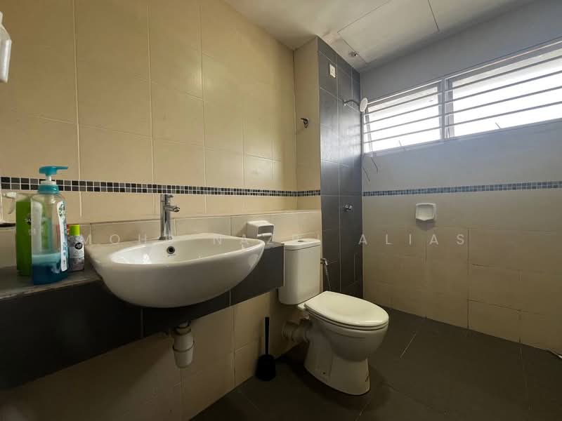 Aman Putri untuk Untuk Dijual - RM 550,000, Apr 2026 - Bathroom - PropertyGuru.com.my