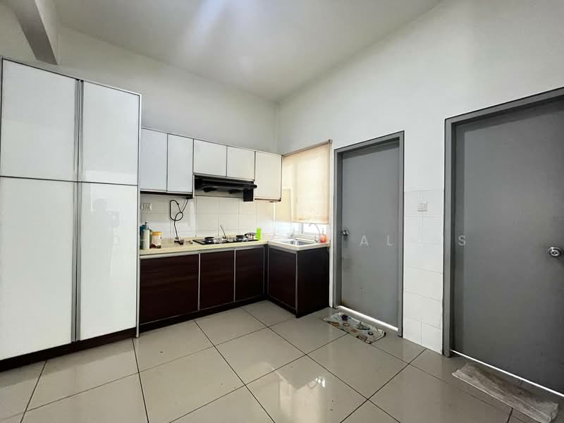 Aman Putri untuk Untuk Dijual - RM 550,000, Apr 2026 - Kitchen - PropertyGuru.com.my