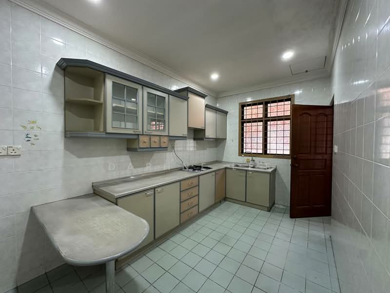Taman Sentosa untuk Untuk Disewa - RM 2,500 /bulan, Mac 2026 - Kitchen - PropertyGuru.com.my