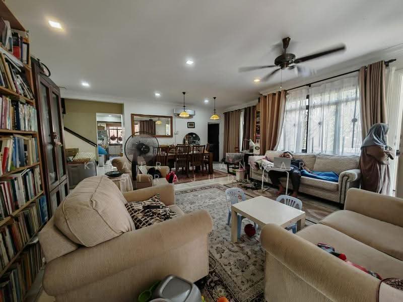 2-storey Terraced House for Sale in Bukit Jelutong (Shah Alam) - Khairil Anwar Sirajudin - Living Room - PropertyGuru.com.my