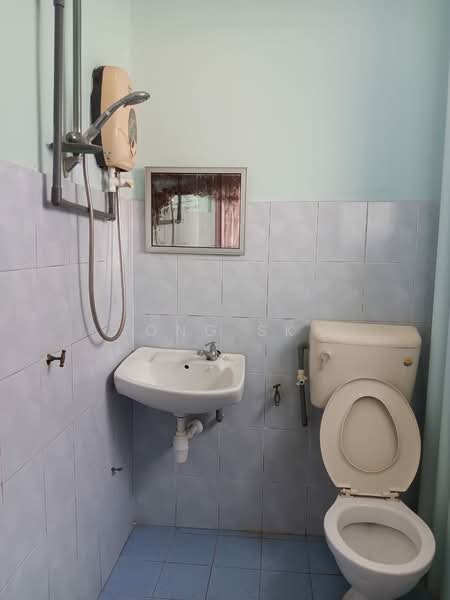 Flat for Rent at Mutiara Magna - Ong SK - Bathroom - PropertyGuru.com.my