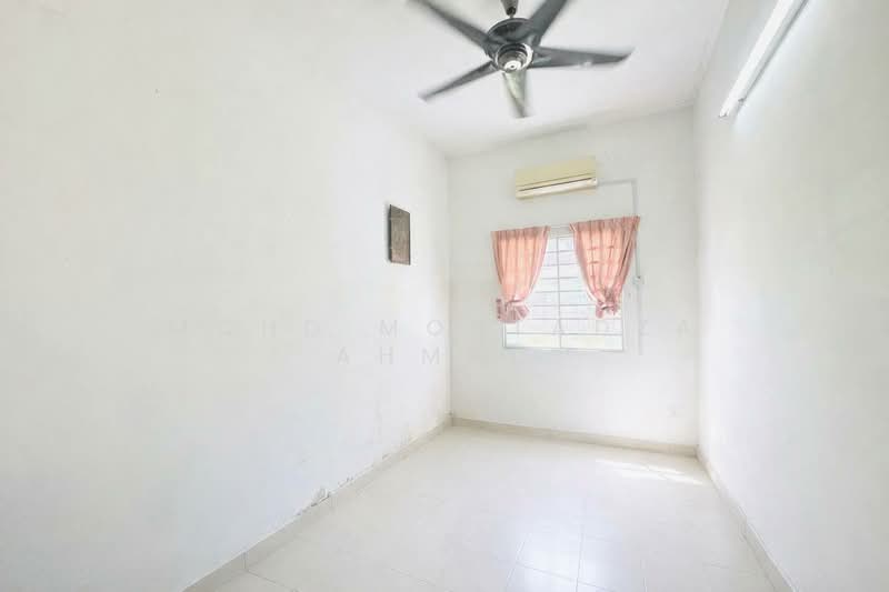 Semi-Detached House for Sale in Taman Indah Klia (Sepang) - Mohd Mortadza Ahmad - Interior - PropertyGuru.com.my