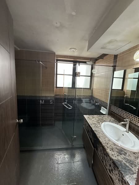 Condominium for Sale at The Straits View Condominium - Ms Tham - Bathroom - PropertyGuru.com.my