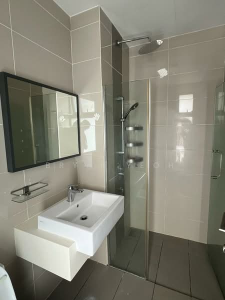 Service Residence for Sale at Seventeen Mall & Residences (Biji Living) - Bryan Yeoh - Bathroom - PropertyGuru.com.my