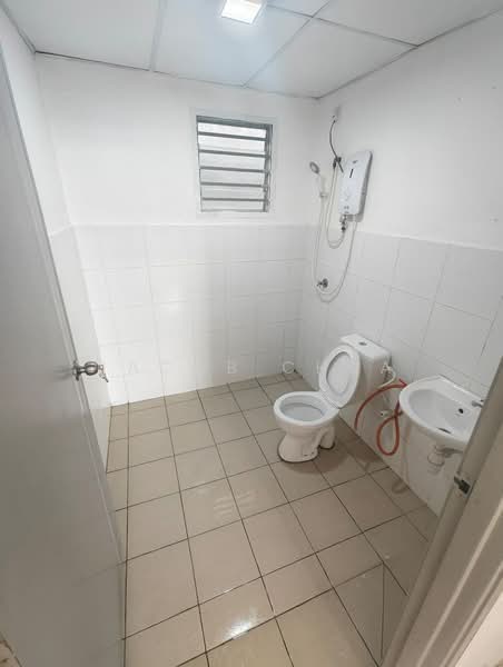 Pangsapuri untuk Dijual di Denai Nusantara Apartment - Jacob Chua - Bathroom - PropertyGuru.com.my