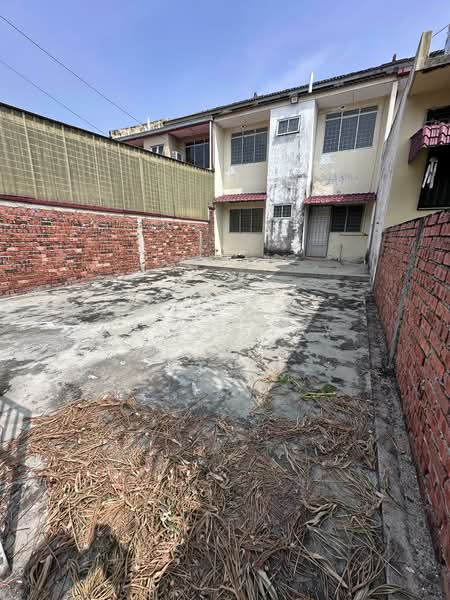 2-storey Terraced House for Sale in Taman Merdeka (Batu Berendam) - Jason Tay - Back Yard - PropertyGuru.com.my