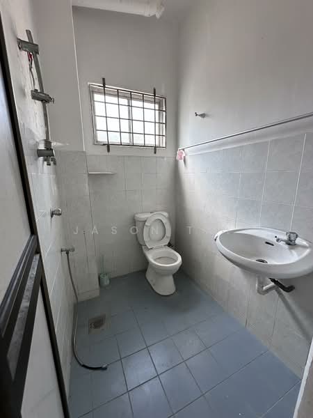 2-storey Terraced House for Sale in Taman Merdeka (Batu Berendam) - Jason Tay - Bathroom - PropertyGuru.com.my