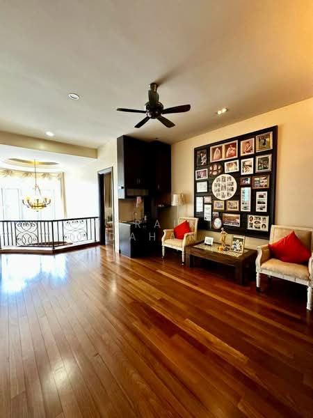 Rumah Banglo untuk Dijual di Petaling Jaya (Selangor) - Noraini Dahan - Living Room - PropertyGuru.com.my