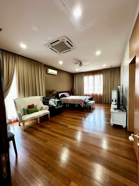 Rumah Banglo untuk Dijual di Petaling Jaya (Selangor) - Noraini Dahan - Master Bedroom - PropertyGuru.com.my