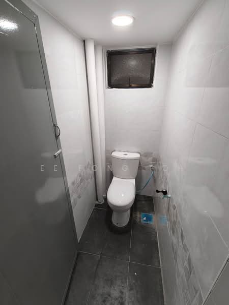 Flat for Sale at Rumah Pangsa Permas Jaya - Ee Fong Toh - Bathroom - PropertyGuru.com.my