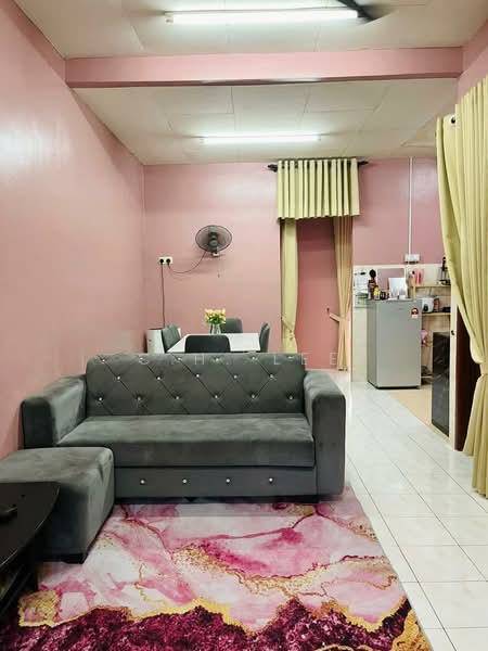 Bandar Puteri Jaya untuk Untuk Dijual - RM 250,000, Mac 2026 - Living Room - PropertyGuru.com.my