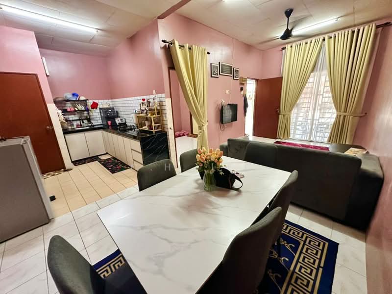 Bandar Puteri Jaya untuk Untuk Dijual - RM 250,000, Mac 2026 - Kitchen - PropertyGuru.com.my