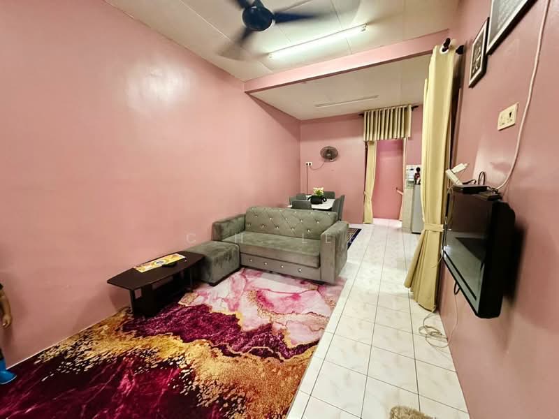 Bandar Puteri Jaya untuk Untuk Dijual - RM 250,000, Mac 2026 - Living Room - PropertyGuru.com.my