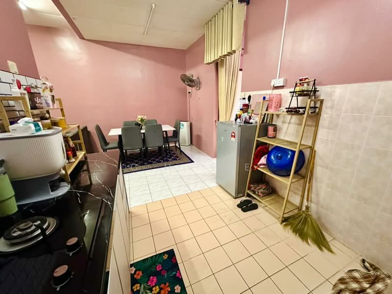 Bandar Puteri Jaya untuk Untuk Dijual - RM 250,000, Mac 2026 - Kitchen - PropertyGuru.com.my