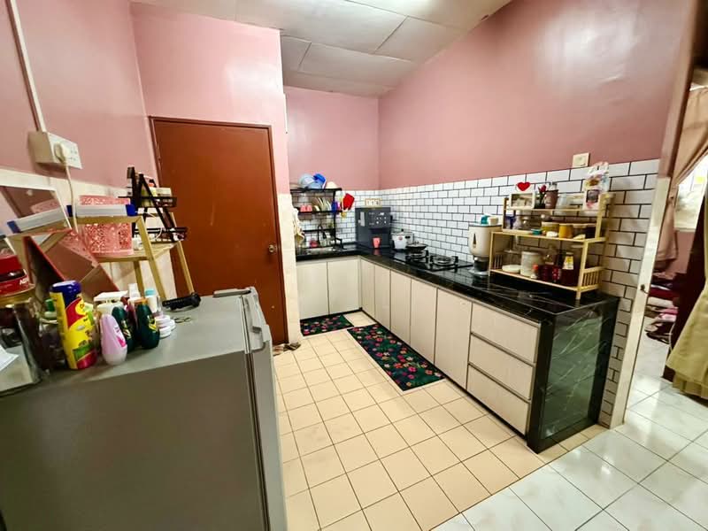 Bandar Puteri Jaya untuk Untuk Dijual - RM 250,000, Mac 2026 - Kitchen - PropertyGuru.com.my