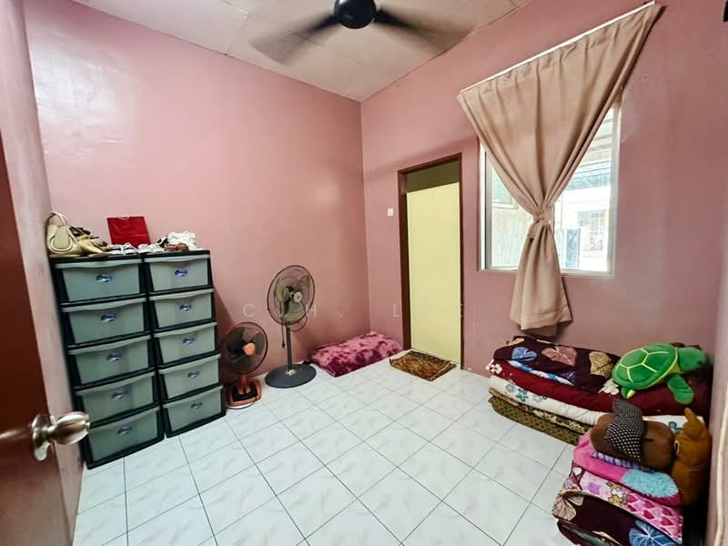 Bandar Puteri Jaya untuk Untuk Dijual - RM 250,000, Mac 2026 - Bedroom - PropertyGuru.com.my
