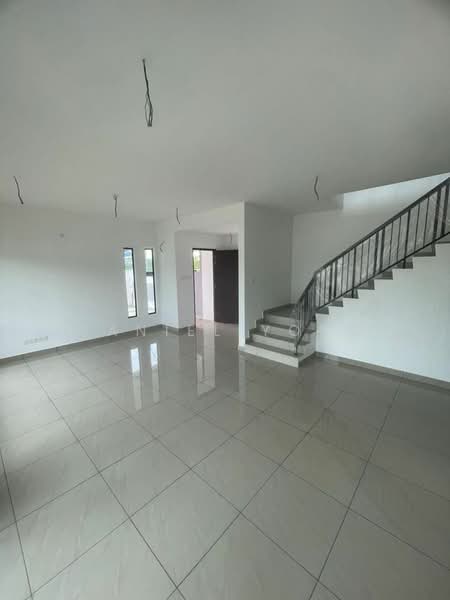Cluster House for Sale in Taman Austin Duta (Tebrau) - Daniel Yong - Living Room - PropertyGuru.com.my