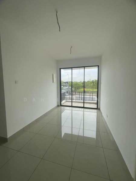 Cluster House for Sale in Taman Austin Duta (Tebrau) - Daniel Yong - Balcony - PropertyGuru.com.my