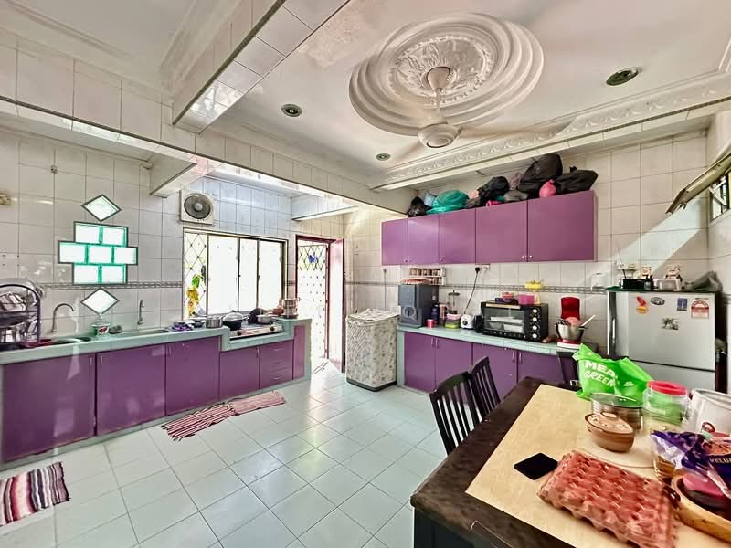 Taman Bukit Kinrara untuk Untuk Dijual - RM 449,000, Apr 2026 - Kitchen - PropertyGuru.com.my