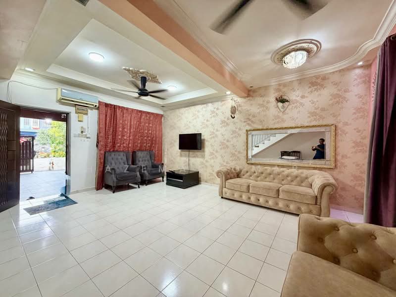 2-storey Terraced House for Sale in Saujana Utama (Selangor) - Hazeman Omar - Living Room - PropertyGuru.com.my