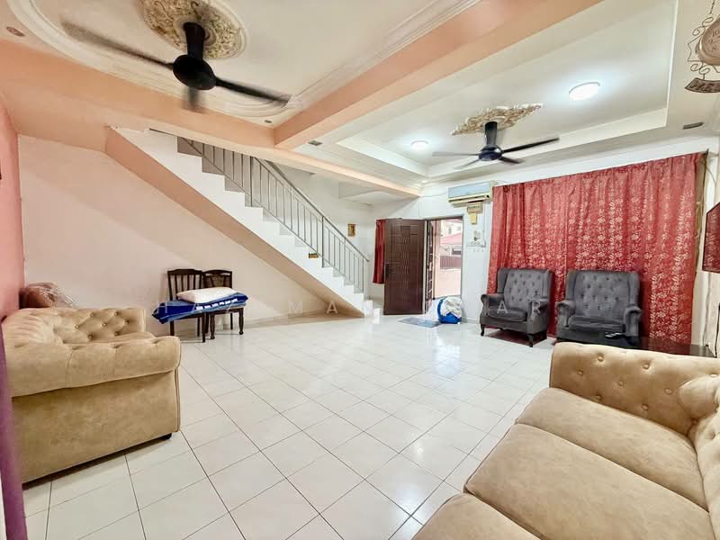 2-storey Terraced House for Sale in Saujana Utama (Selangor) - Hazeman Omar - Living Room - PropertyGuru.com.my