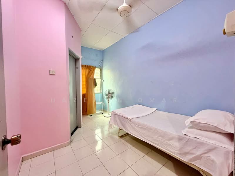 2-storey Terraced House for Sale in Saujana Utama (Selangor) - Hazeman Omar - Bedroom - PropertyGuru.com.my