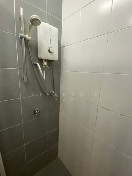 Garden Plaza untuk Untuk Disewa - RM 1,200 /bulan, Apr 2026 - Bathroom - PropertyGuru.com.my