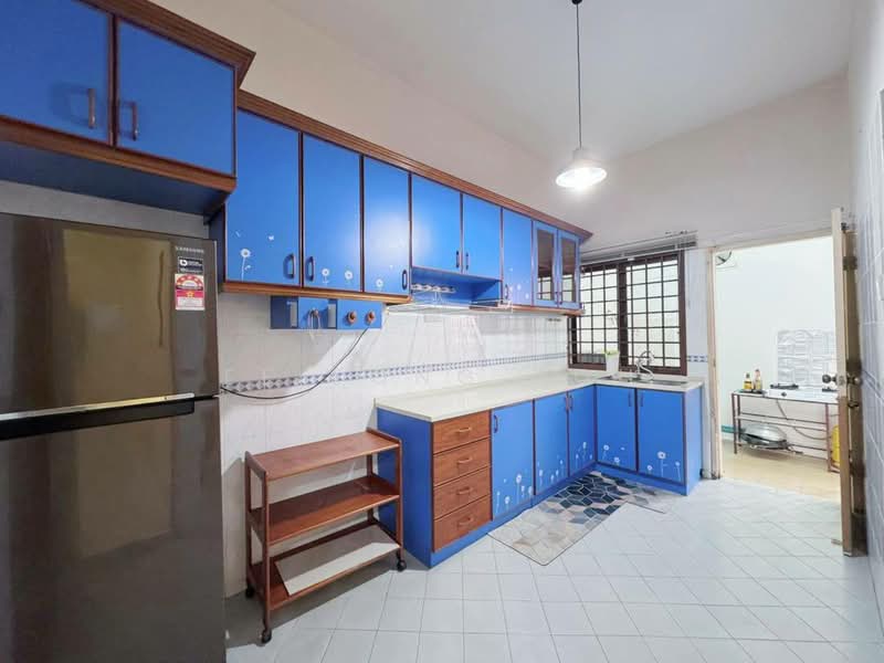 2-storey Terraced House for Sale in Taman Mount Austin (Tebrau) - Ee Fong Toh - Kitchen - PropertyGuru.com.my