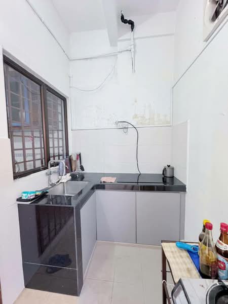 2-storey Terraced House for Sale in Taman Mount Austin (Tebrau) - Ee Fong Toh - Kitchen - PropertyGuru.com.my