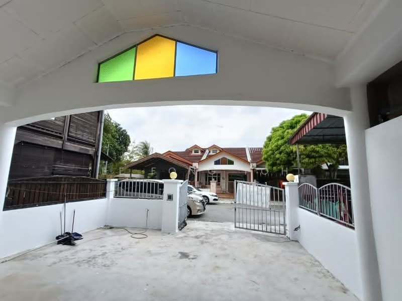 Rumah Teres 1 Tingkat untuk Dijual di Taman Kempas Indah (Tebrau) - Ee Fong Toh - Exterior - PropertyGuru.com.my