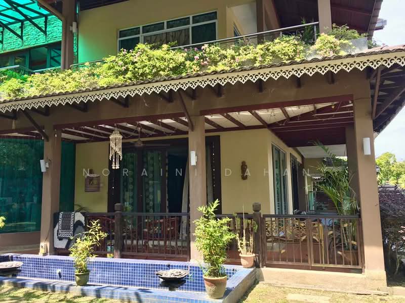 2.5-storey Terraced House for Sale in Ampang Jaya (Ampang) - Noraini Dahan - Exterior - PropertyGuru.com.my